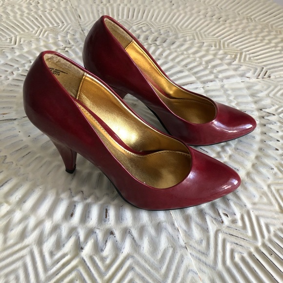 New Unlisted Women's Pumps 7 Red Patent Leather Pointed Toe Heels - Picture 1 of 11